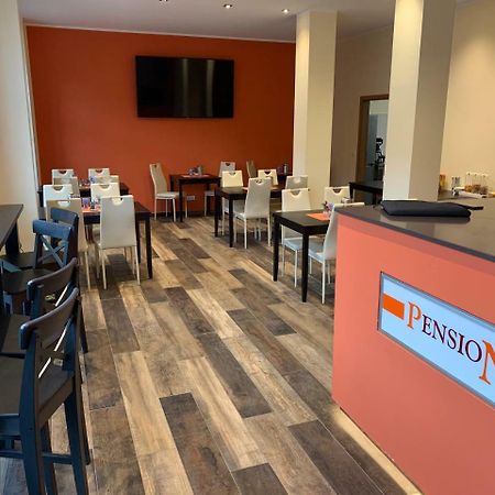 Pensionett Bernburg Esterno foto