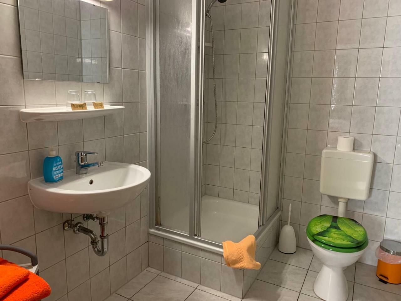 Pensionett Bernburg Esterno foto