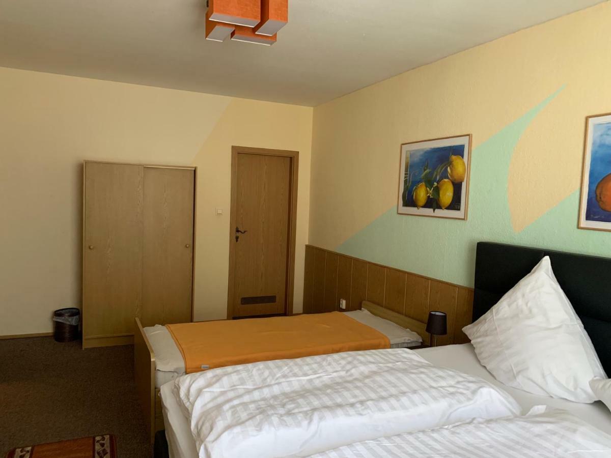 Pensionett Bernburg Esterno foto